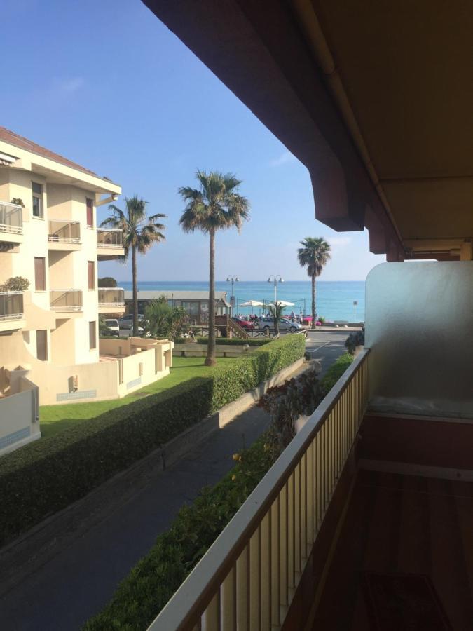 Ferienwohnung A Due Passi Dal Mare Vallecrosia Exterior foto